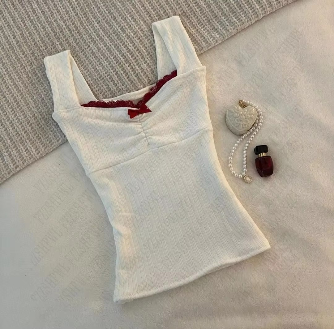 Mila | Fitted Top met Schattige Strik