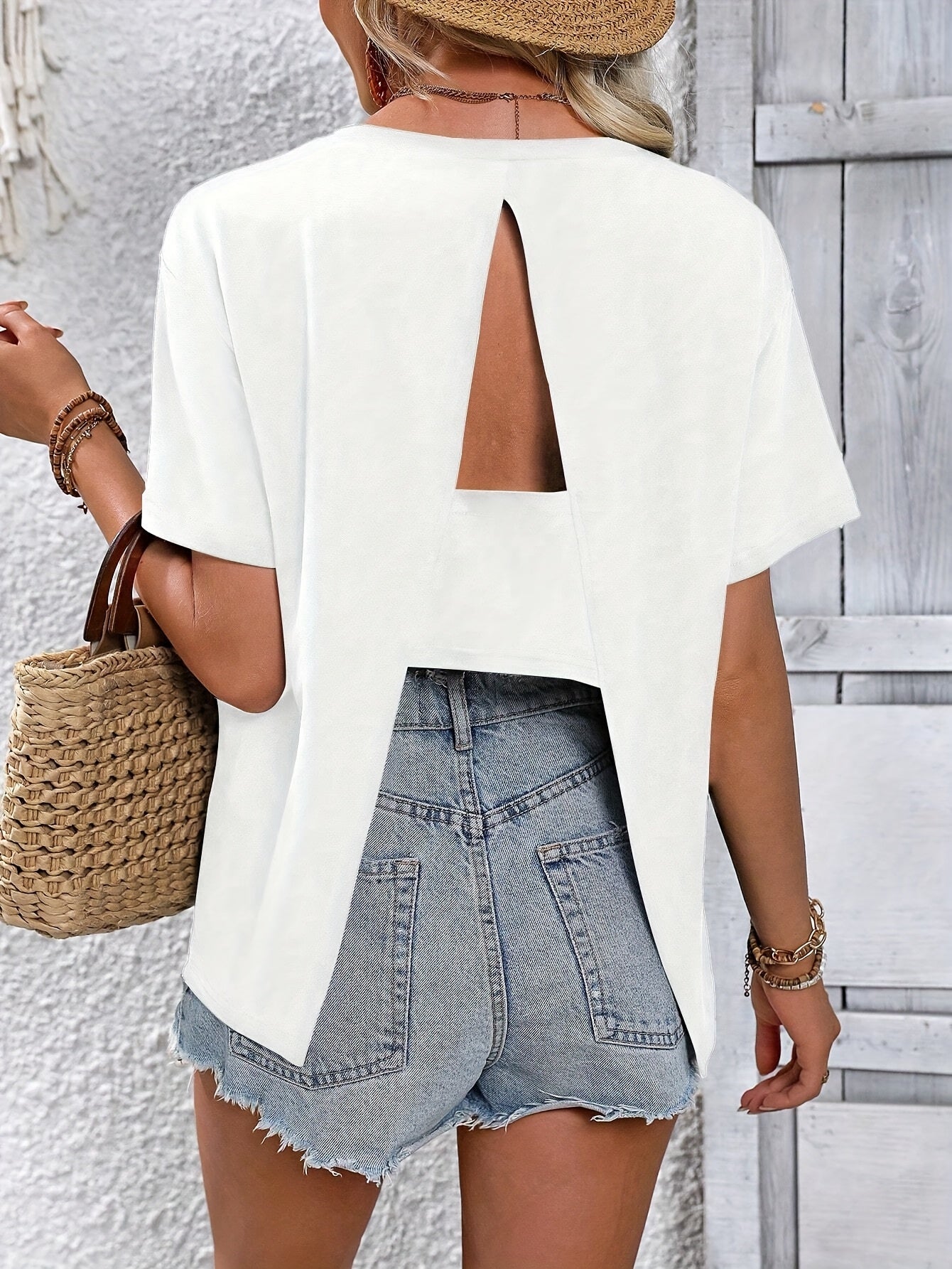 Sloan | Trendy Open Rug T-shirt